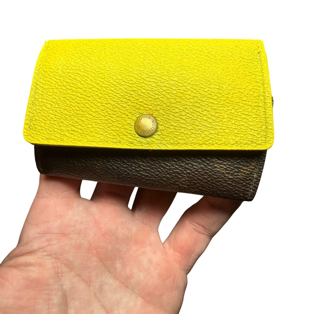 Custom Painted‎ Louis Vuitton Monogram 6-Key Holder - One of One